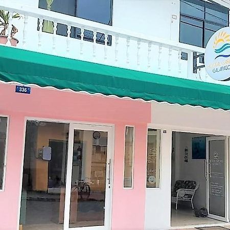 Hostal Gardner Galapagos Puerto Ayora  Exterior photo